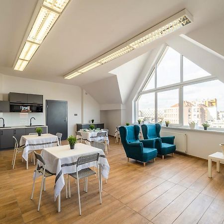 Gems Hostel Głogów エクステリア 写真