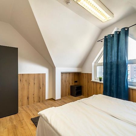 Gems Hostel Głogów エクステリア 写真
