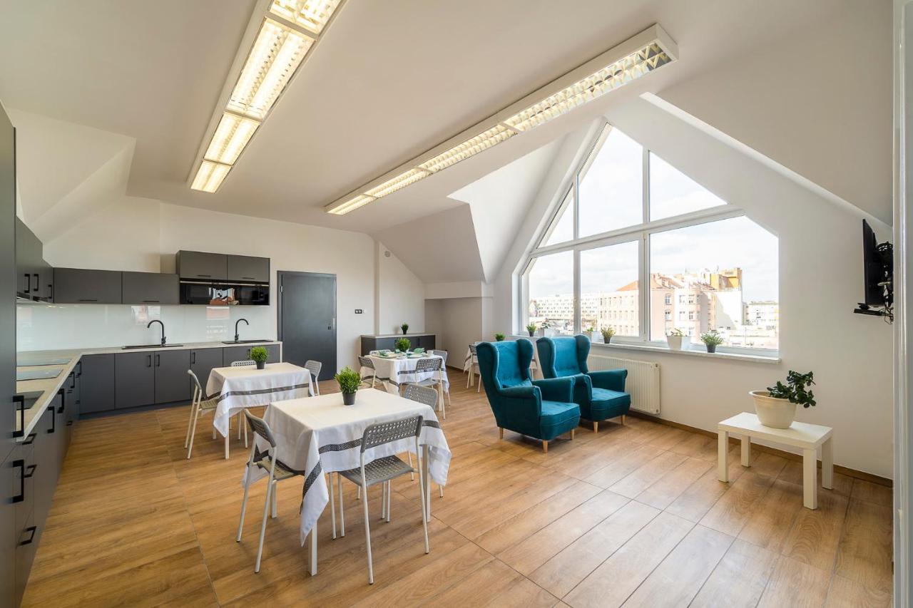 Gems Hostel Głogów エクステリア 写真