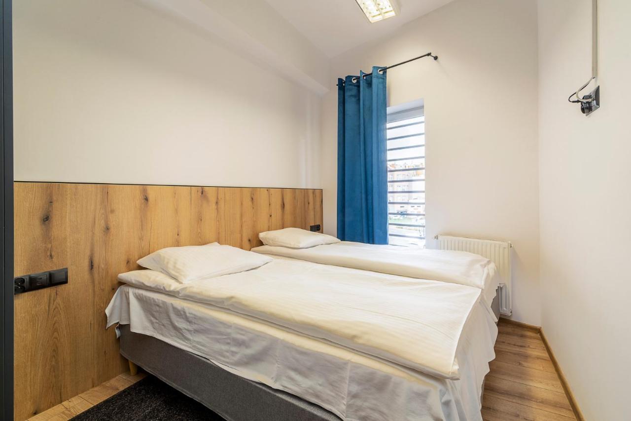 Gems Hostel Głogów エクステリア 写真