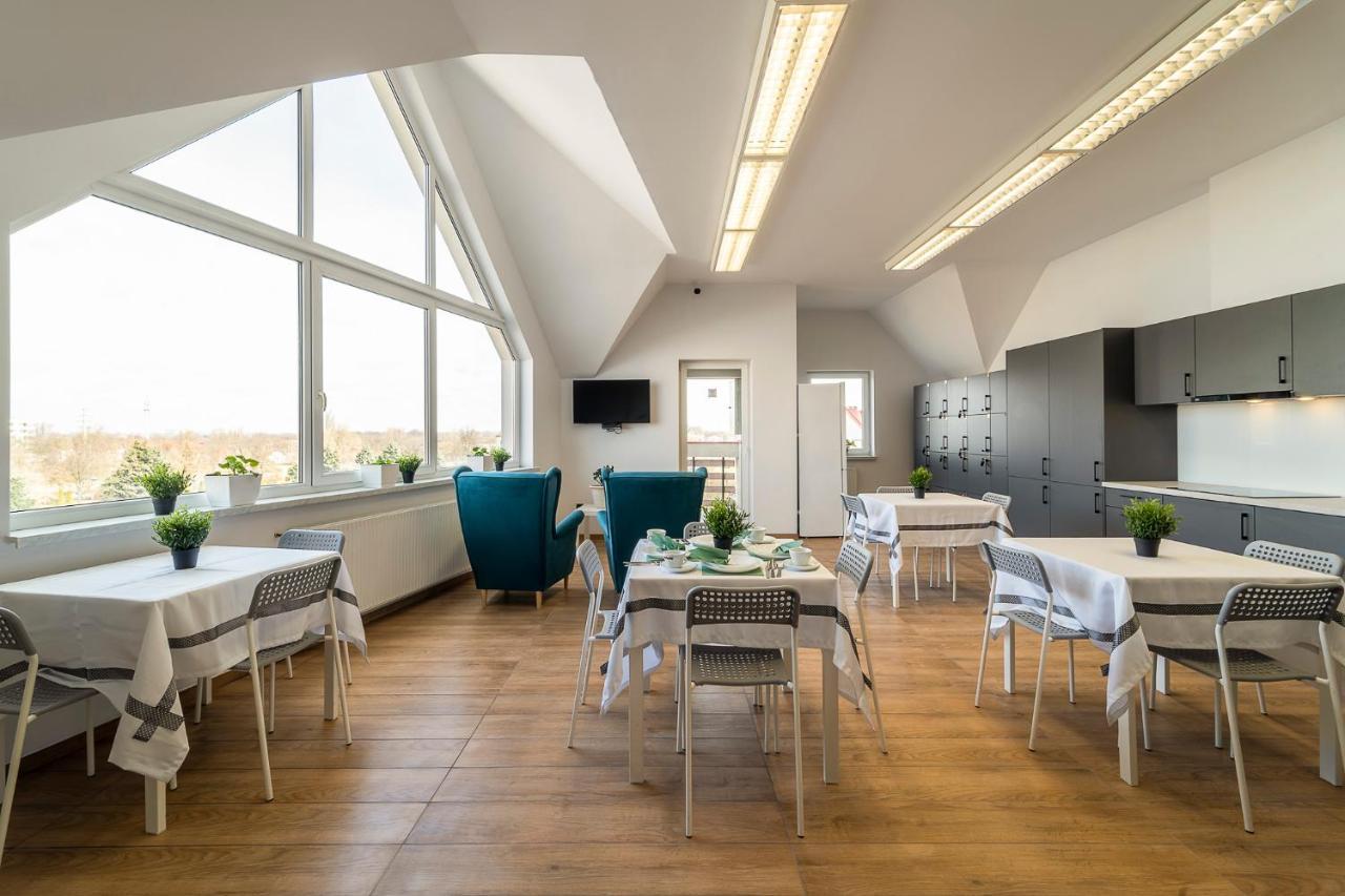Gems Hostel Głogów エクステリア 写真