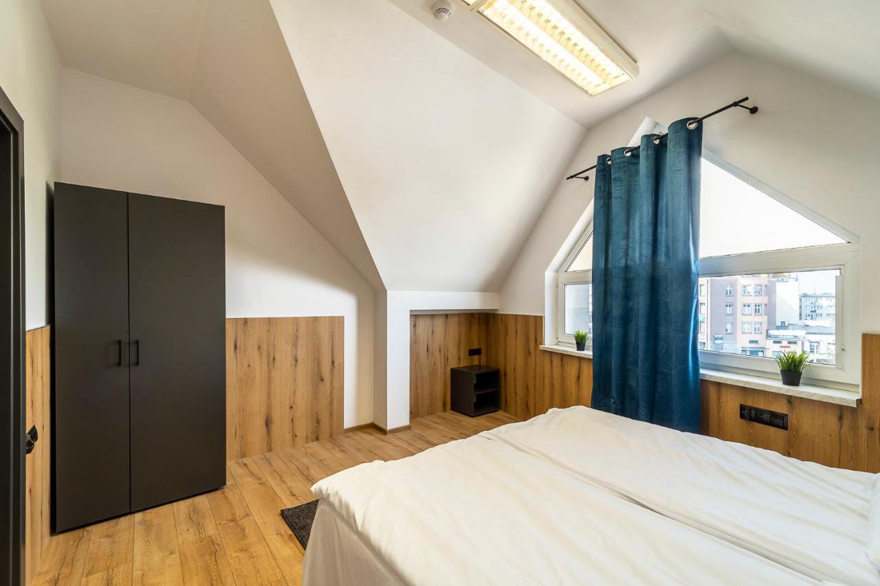 Gems Hostel Głogów エクステリア 写真