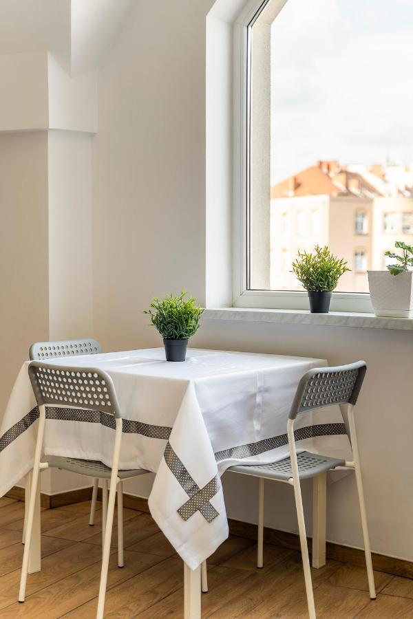 Gems Hostel Głogów エクステリア 写真