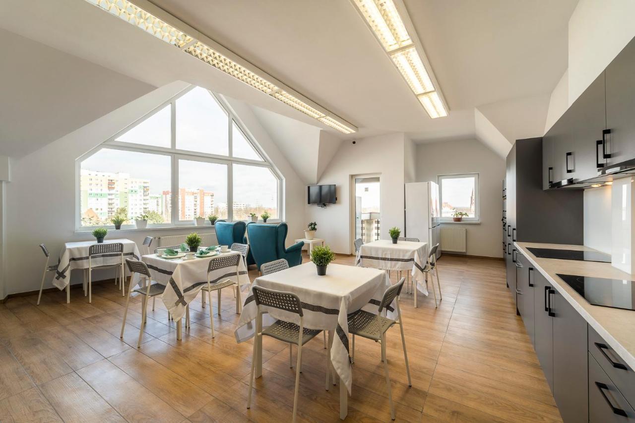 Gems Hostel Głogów エクステリア 写真