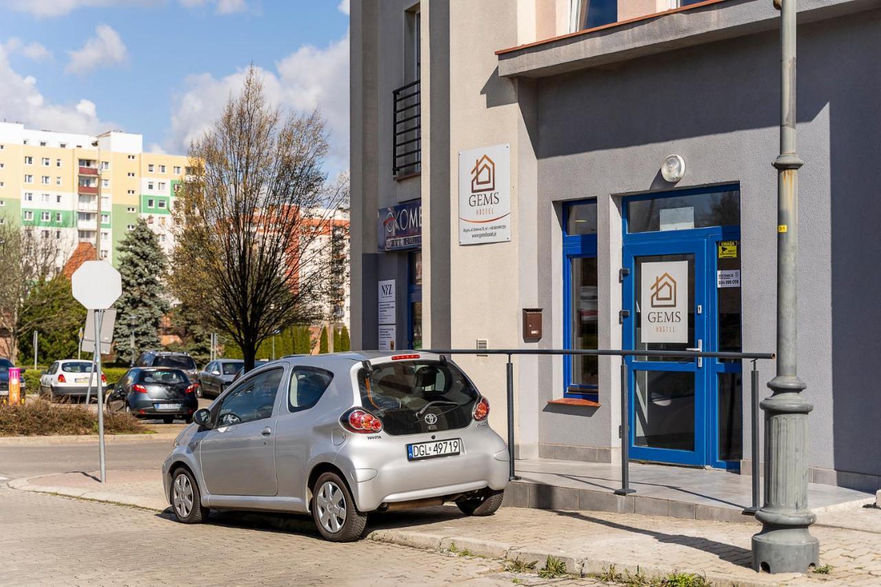 Gems Hostel Głogów エクステリア 写真